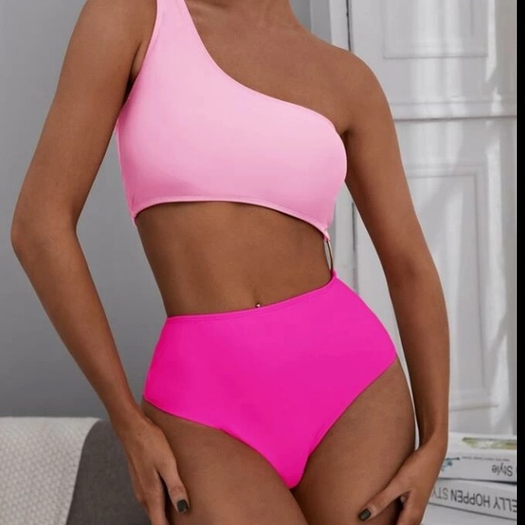 🦄SHEIN TWO TONE RING LINKED ONE PIECE SWIMSUIT🦄 - Picture 2 of 3